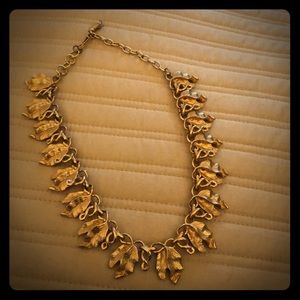 Vintage gold leaf choker/short necklace